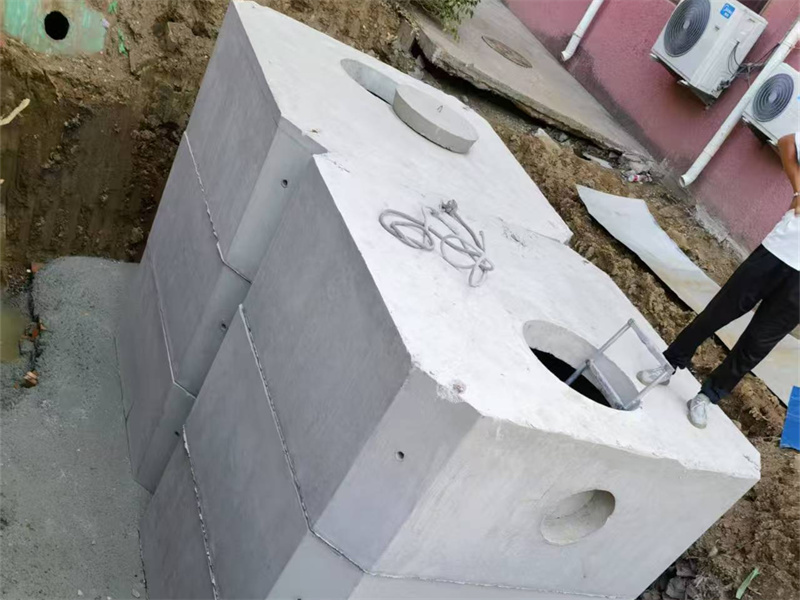 混凝土化粪池